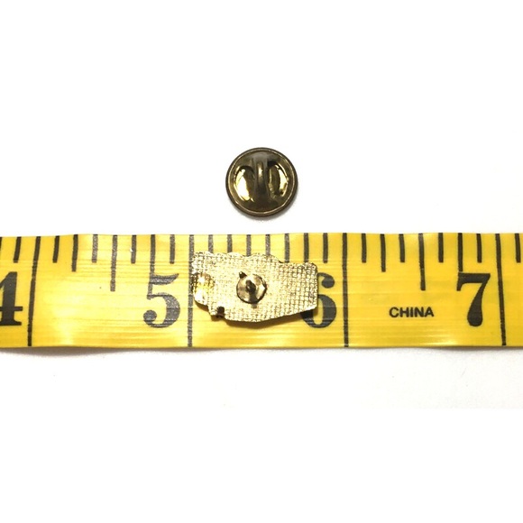 Vintage 1980’s Mack Truck Pin - Picture 3 of 3